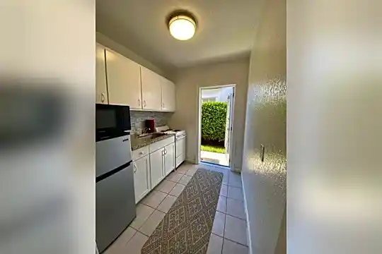 101 S Golfview Rd #8 Photo 2