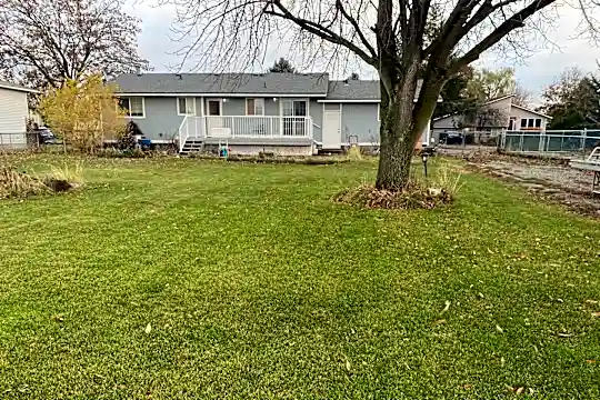 5017 N Karen Rd Photo 2