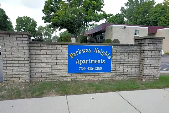 Parkway Heights Photo 2