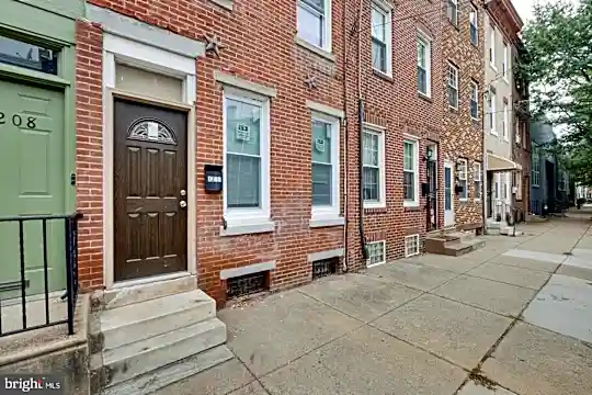 1210 N Howard St Photo 2