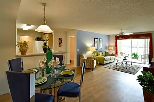 Bella Vista Apartments Photo 2