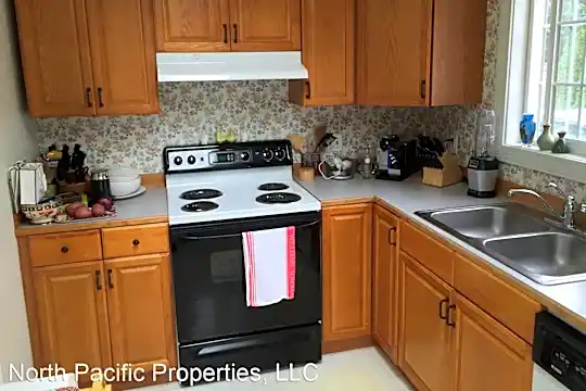 14311 Meridian Ave N Photo 2