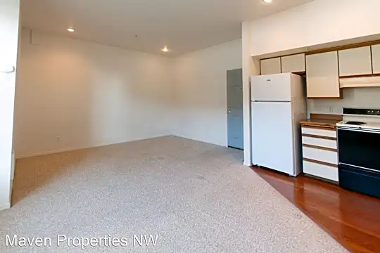 1711 Summit Ave Photo 2
