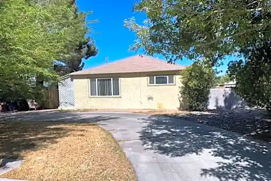 1231 Darmak Dr Photo 1
