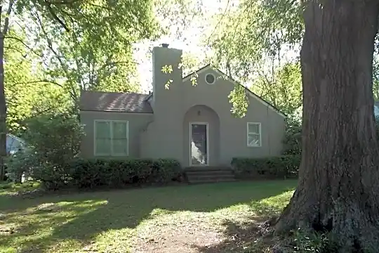 1020 Hancock Dr Photo 1
