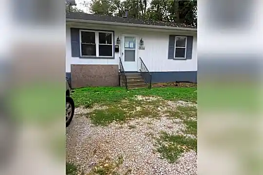 2811 Residence St Photo 1