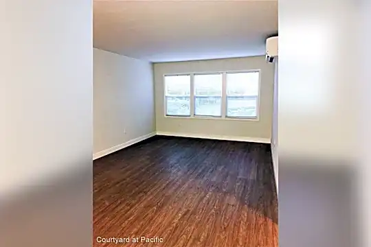 3301 Pacific Ave Photo 2
