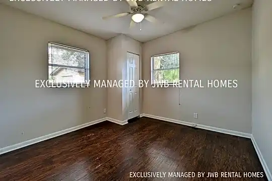 5813 Pompano Dr Photo 2