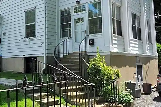 2 Liberty St Photo 1