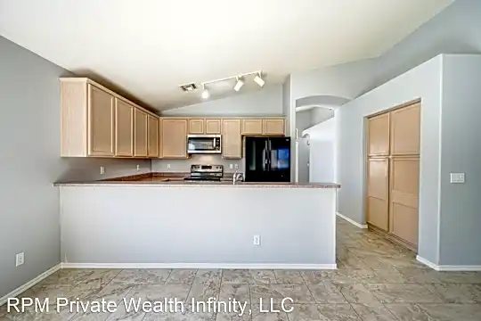 5917 N. 78th Avenue Photo 1