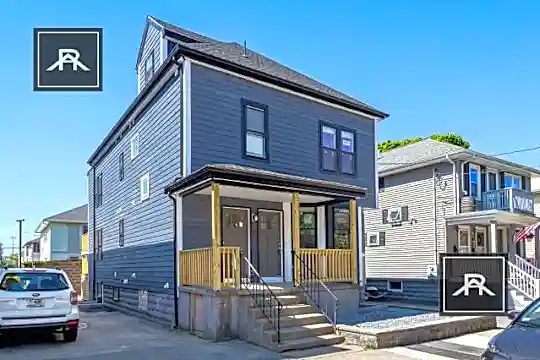 73 Lexington St Photo 1