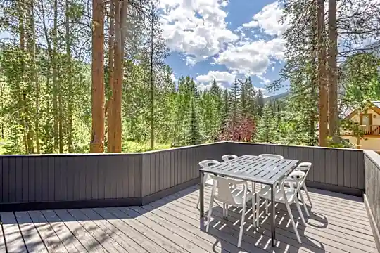 5187 Gore Cir Photo 2
