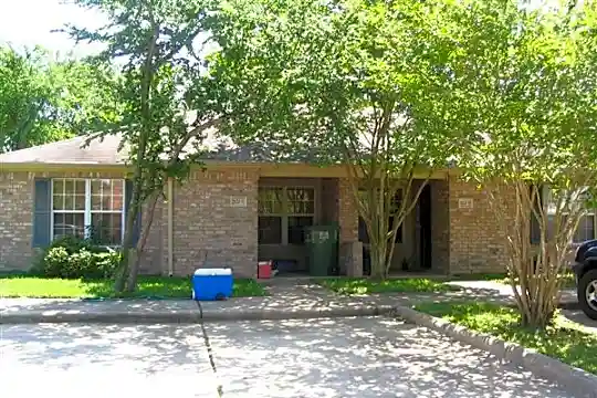 2122 Hidden Hollow Cir Photo 1
