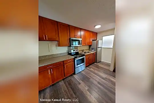 1365 Kalanianaole St Photo 1