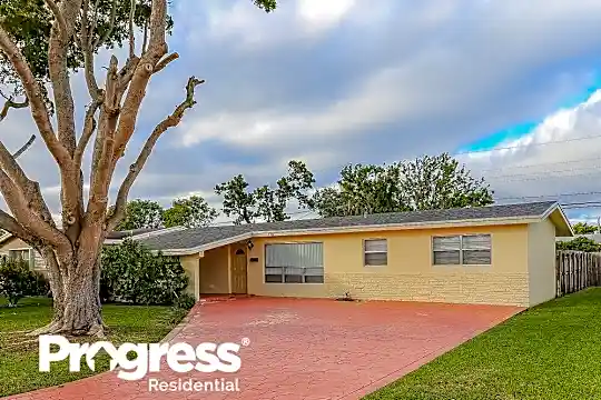 7301 Tropicana St Photo 2