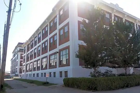 Pioneer Motive Power Place Apartments Photo 1