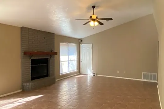 3909 SW Wolf St Photo 2