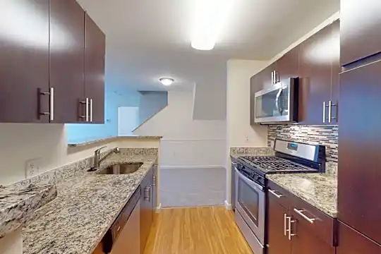 1 Inwood Dr Photo 2