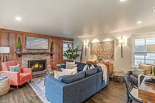 215 Pine Garden Ln Photo 1