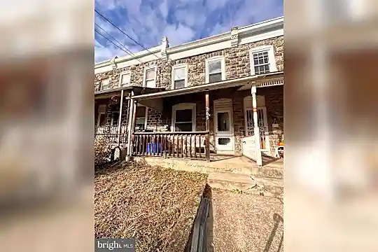 265 Lauriston St Photo 1