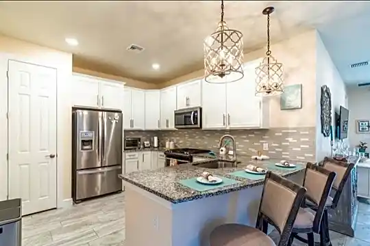 7662 Jacaranda Ln Photo 2