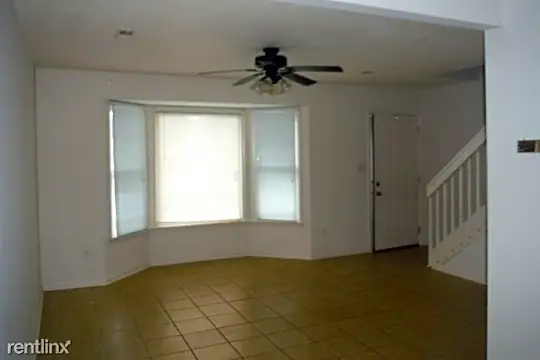 114 Concord Dr Photo 2