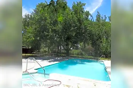 21309 Lake Shore Dr Photo 1