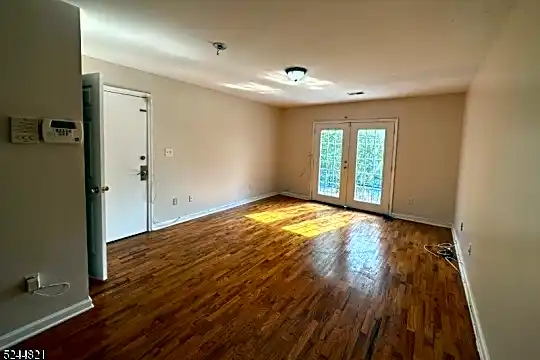 391 Fairmount Ave #3 Photo 2