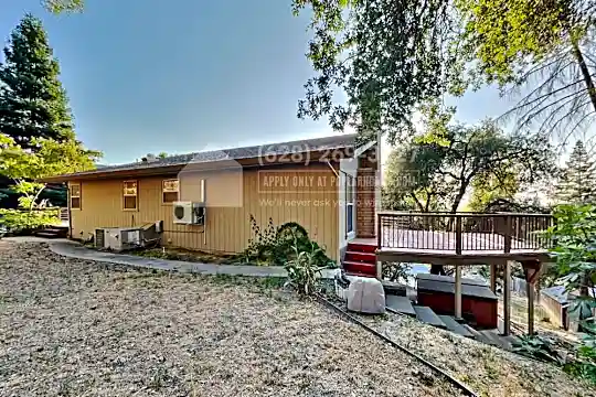 7850 Hill Road Photo 2