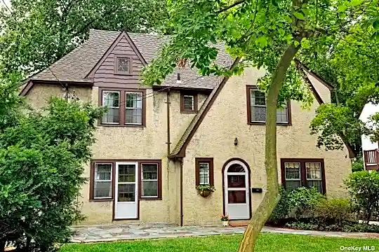 4 Farley Rd Photo 1