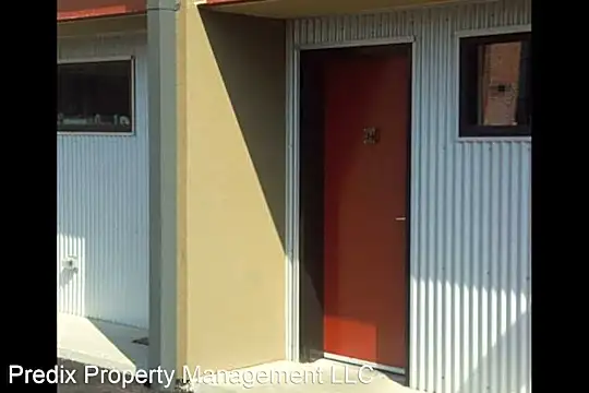 241 N George St Photo 2