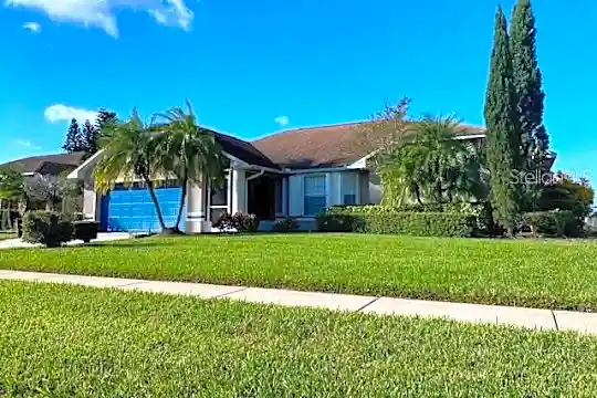 2329 Sweetwater Blvd Photo 2