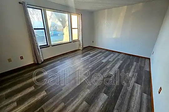 827 E Longfellow Photo 2