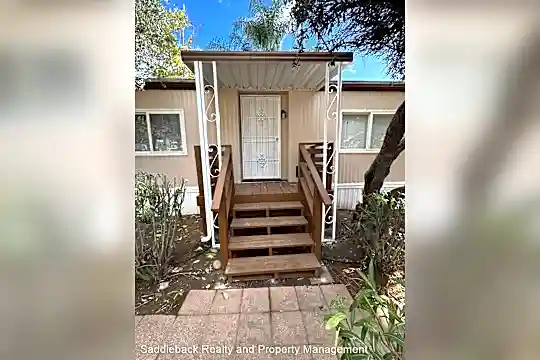 32800 Crescent Ave Photo 2