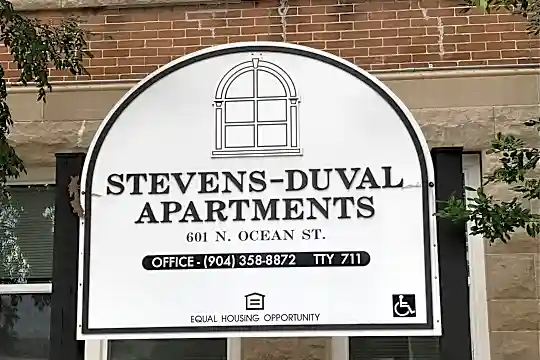 Steven Duval Apartments Photo 2