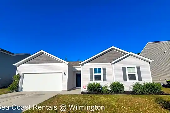 9660 Woodriff Cir NE Photo 1
