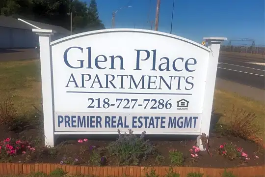 Glen Place Apartments Photo 2