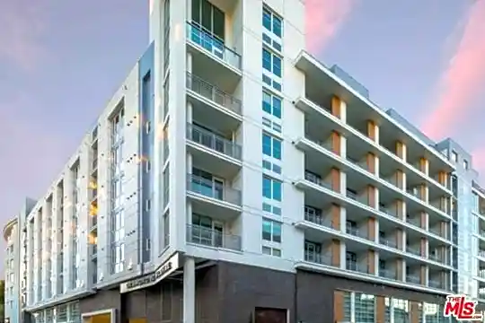 5520 Wilshire Blvd #403 Photo 1
