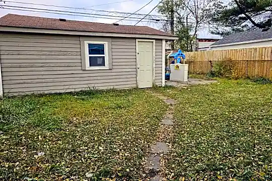 14219 Hobart Ave Photo 2