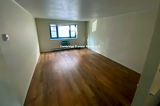 25 Beacon St Photo 2
