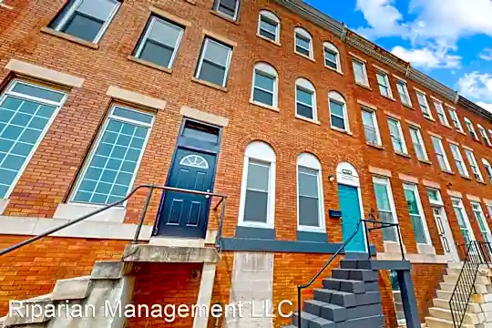704 E 21st St Photo 2