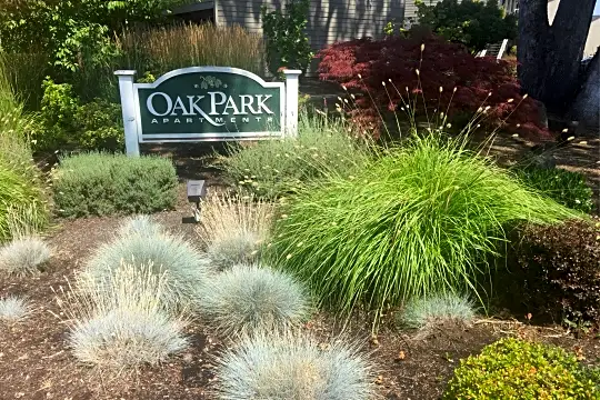 Oak Park Apartments Photo 2