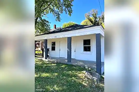 1106 Parker St Photo 2