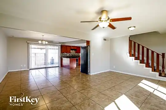 4538 West Rovey Avenue Photo 2