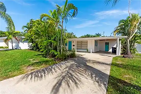 2307 Valencia Dr Photo 1