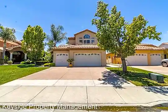 32579 Valentino Way Photo 2