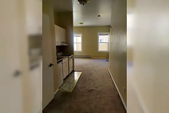 2070 University Ave Photo 2