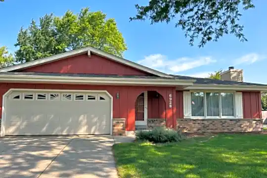 6928 Imperial Dr Photo 1