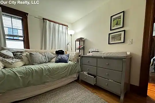 27 Sterling St Photo 1