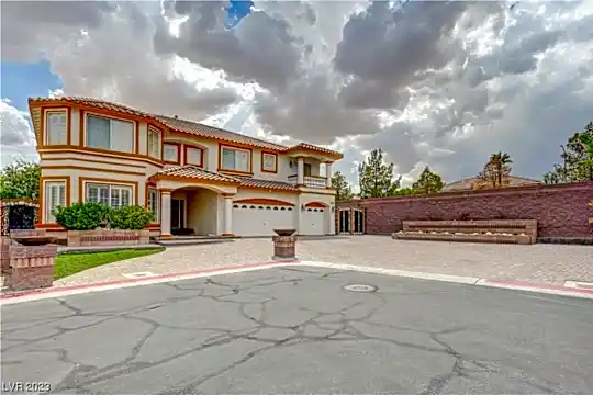6491 Bright Nimbus Ave Photo 2